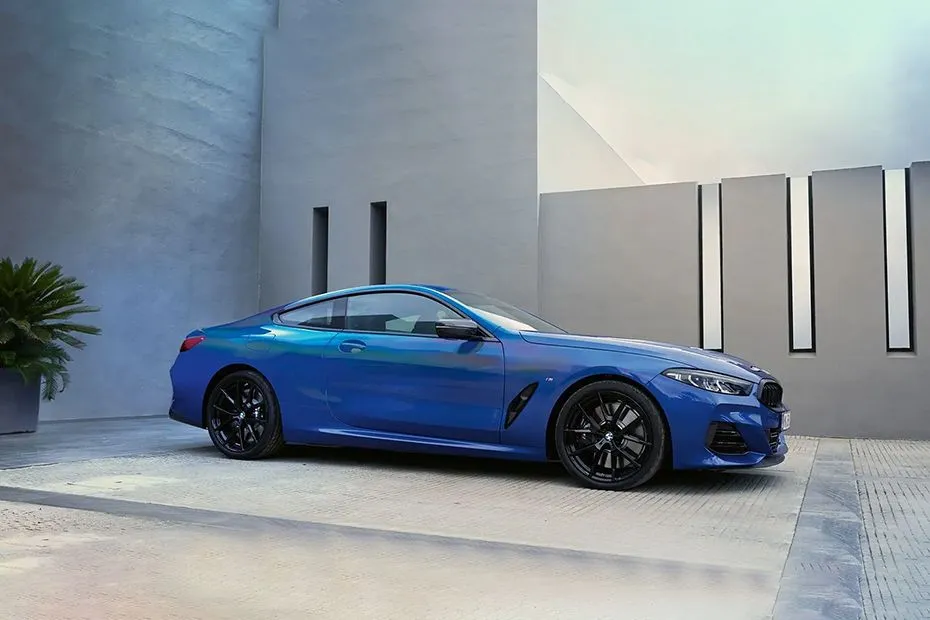 BMW 8 Series Coupe: Mobil Sport Mewah dengan Desain Eksklusif