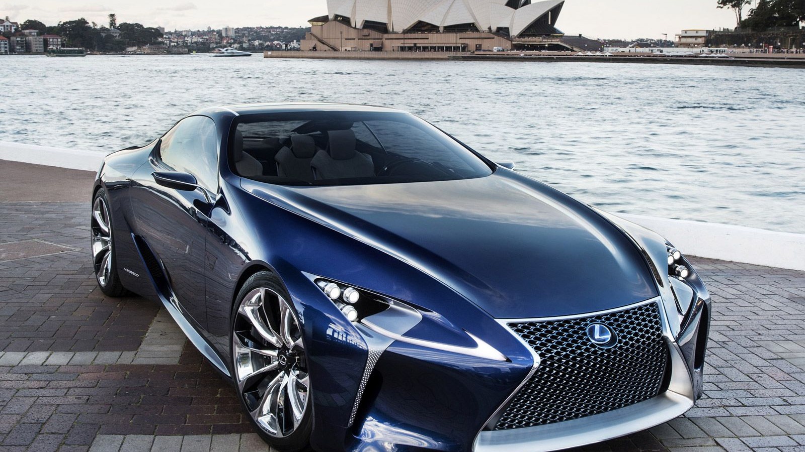 Melampaui Dimensi Kecepatan, Bagaimana Lexus Mengubah Persepsi Waktu dan Ruang di Balik Kemudi