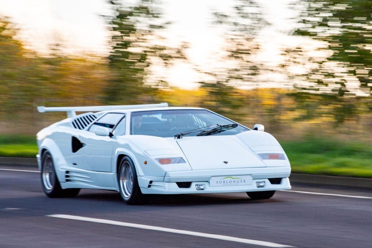 Membedah Elegansi dan Evolusi Terakhir, Lamborghini Countach 25th Anniversary