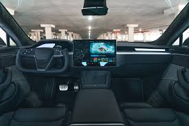 Update Software Tesla: Fitur Baru yang Mengubah Cara Berkendara
